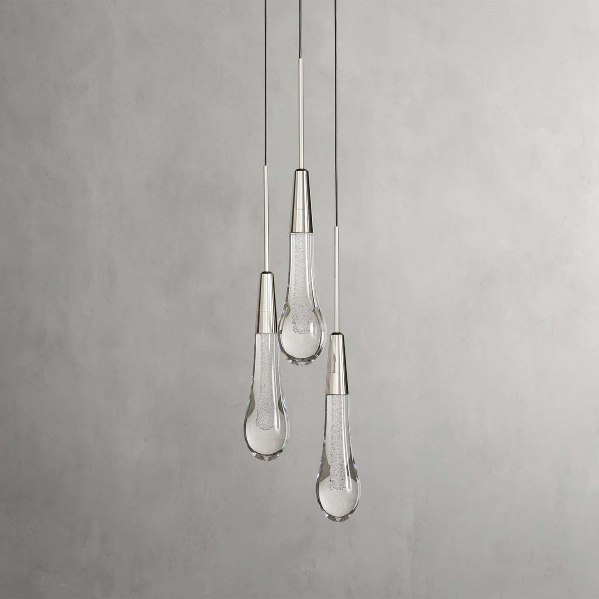Soltaire Raindrop 3-Light Round Pendant