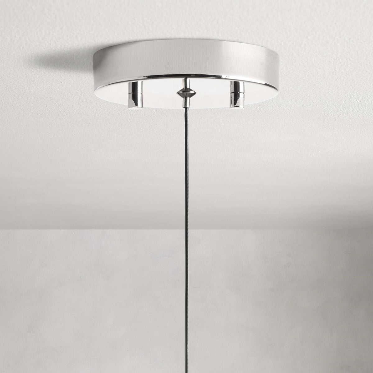Soltaire Single Pendant Light