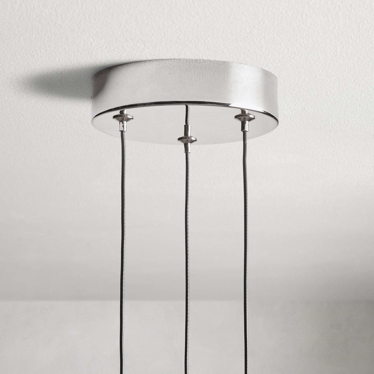 Soltaire Raindrop 3-Light Round Pendant