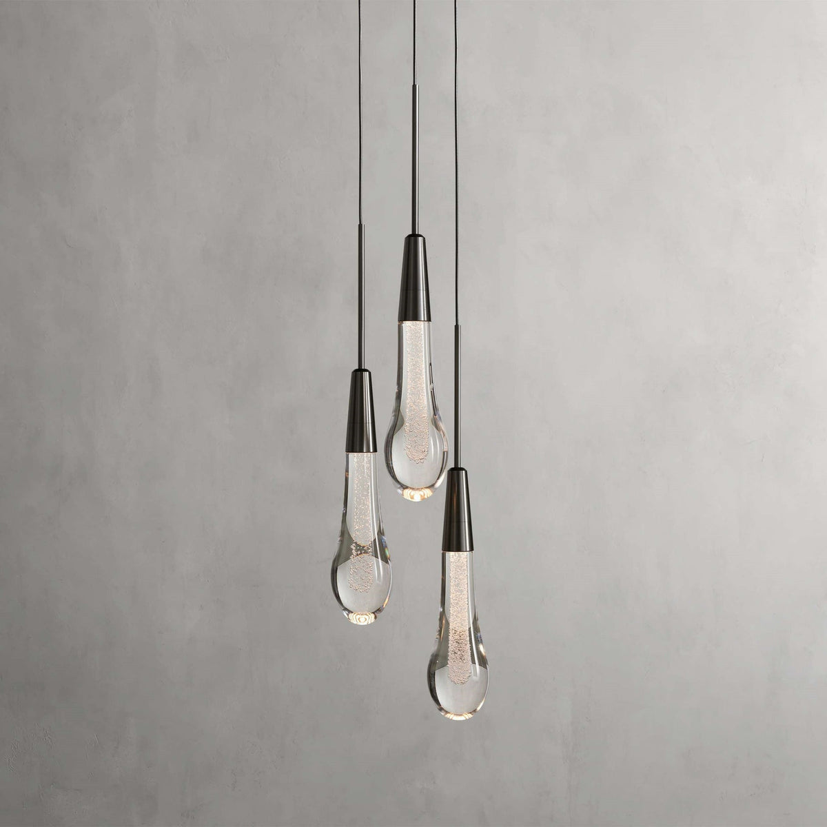 Soltaire Raindrop 3-Light Round Pendant