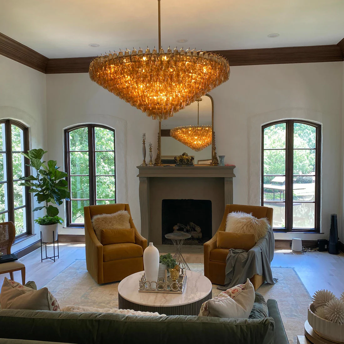 Chivaro Tiered Round Chandelier 62"