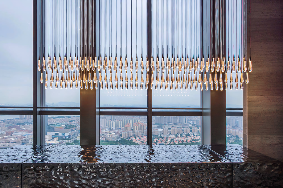 Soltaire Linear Chandelier
